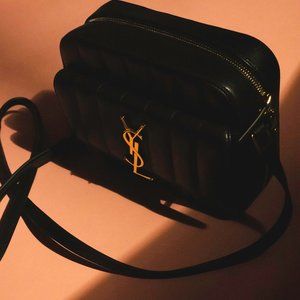 VICKY CAMERA BAG IN QUILTED GRAIN DE POUDRE EMBOSS